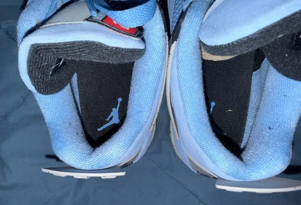 Air Jordan 4 Retro University Blue
